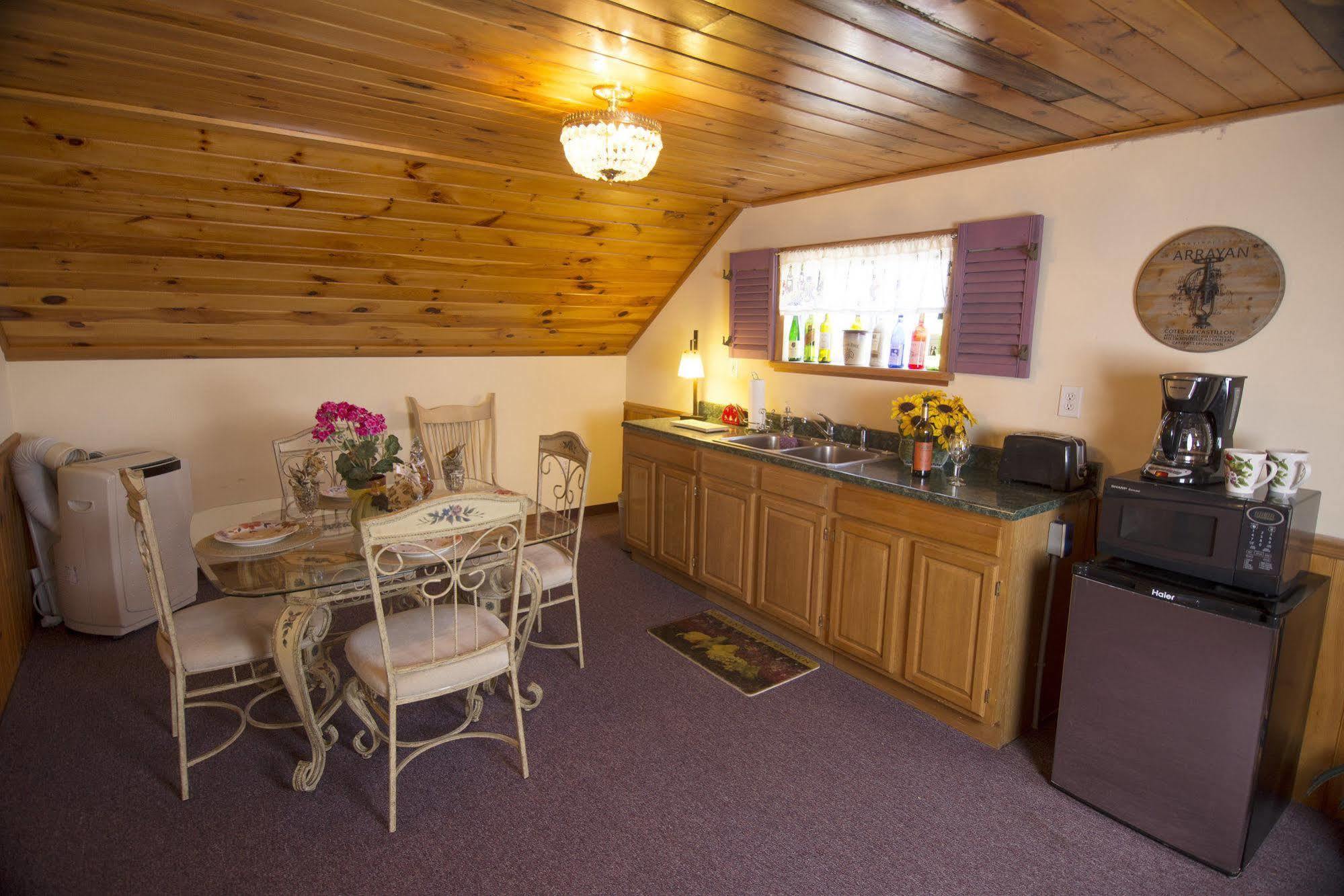 Savannah House Wine Country Inn & Cottages Himrod Eksteriør bilde